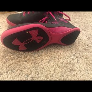 Women's basketball shoes